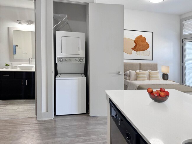 2727 Brazos St in Houston, TX - Building Photo - Building Photo