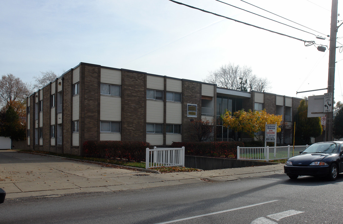 Jackman Regency in Toledo, OH - Building Photo