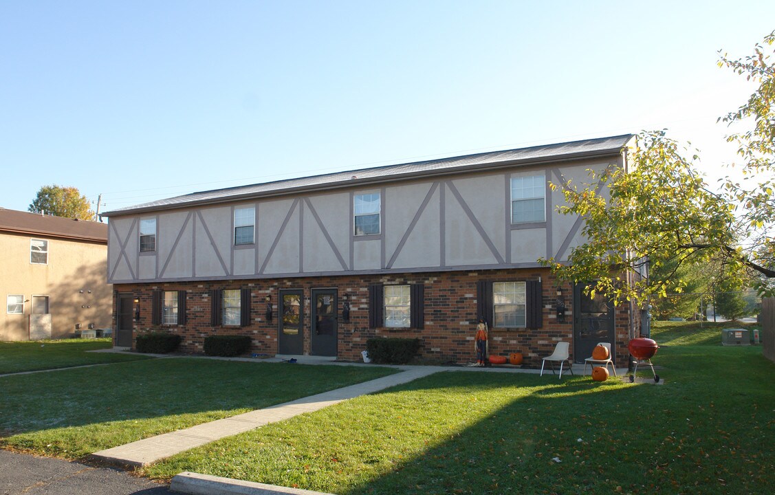6852-6858 Garden Terrace Rd in Columbus, OH - Building Photo