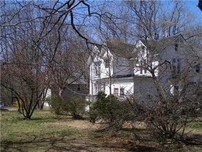 15 Myrtle Ave in Suffern, NY - Foto de edificio - Building Photo