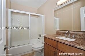 8267 SW 128th St, Unit 207 in Pinecrest, FL - Foto de edificio - Building Photo