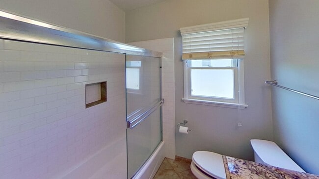 270 La Verne Ave in Long Beach, CA - Building Photo - Building Photo