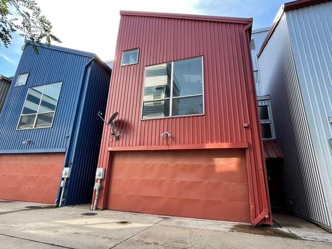 1219 Urban Lofts Dr in Dallas, TX - Building Photo - Building Photo