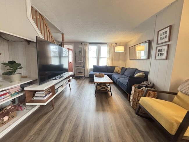 943 Steele Blvd, Unit 227 in Baldwin, NY - Building Photo - Building Photo