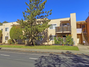 Monte Vina Apartments in Healdsburg, CA - Building Photo - Primary Photo