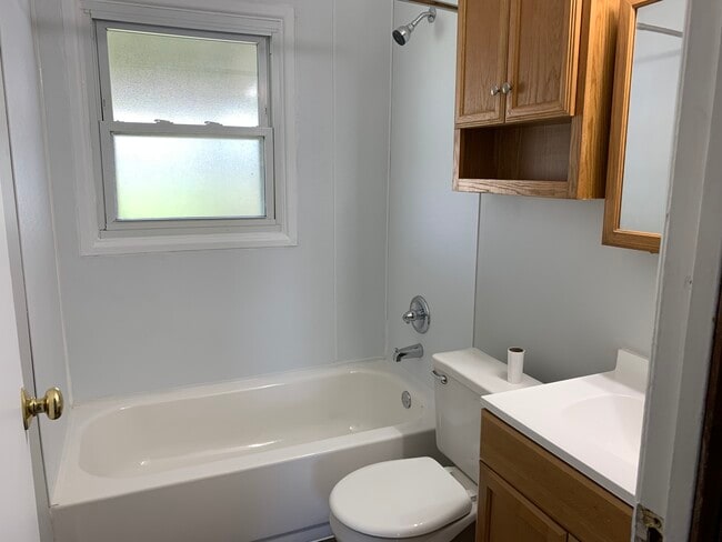 1217 Concord Ct in Findlay, OH - Building Photo - Building Photo