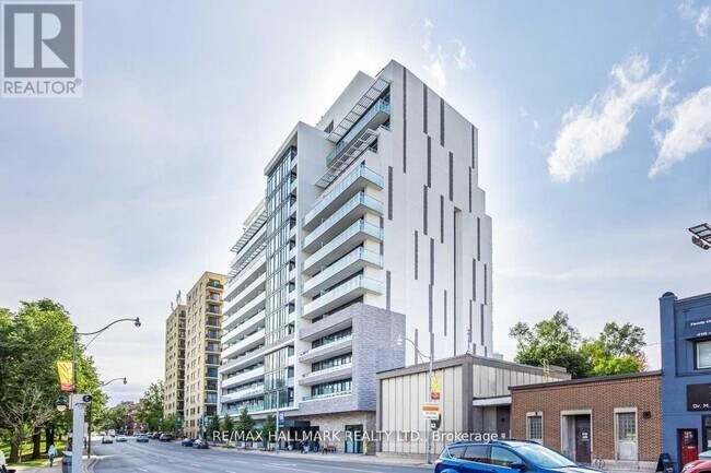 3018 Yonge St in Toronto, ON - Building Photo - Building Photo