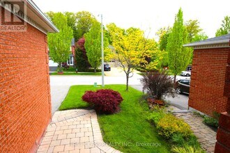 51 Sunnyside Dr in Richmond Hill, ON - Building Photo - Building Photo