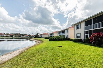 260 Robin Hood Cir in Naples, FL - Building Photo - Building Photo