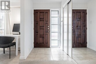 11 Greenbriar Rd in Toronto, ON - Building Photo - Building Photo