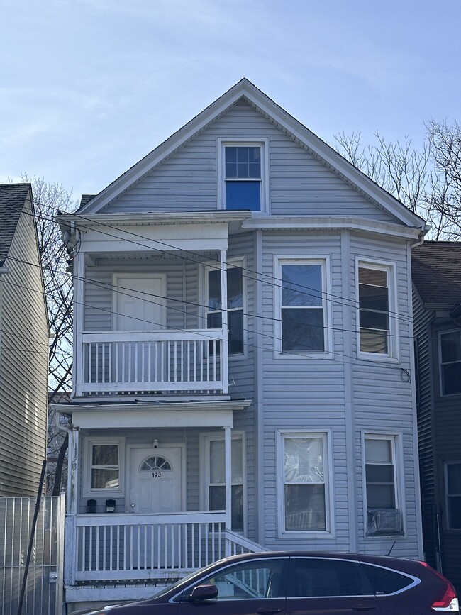 193 Temple St in Paterson, NJ - Foto de edificio - Building Photo