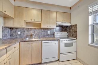 7847 Golf Cir Dr in Margate, FL - Foto de edificio - Building Photo