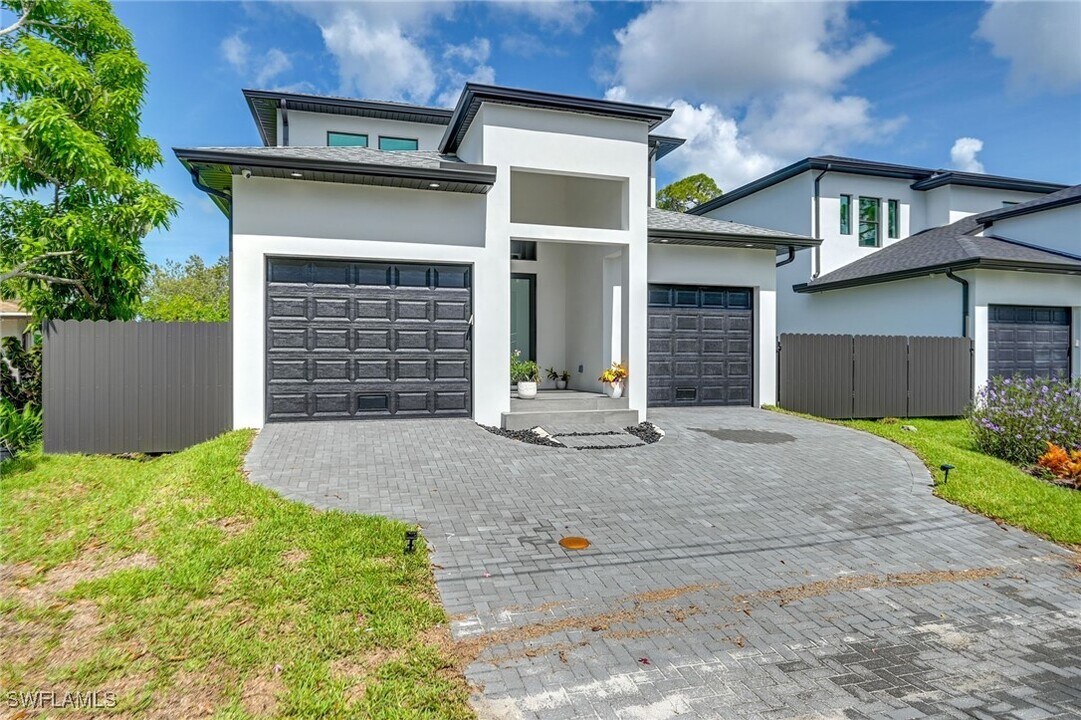 3400 Canal St in Naples, FL - Building Photo