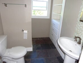 537 Reeves Ave in Yuba City, CA - Building Photo - Building Photo