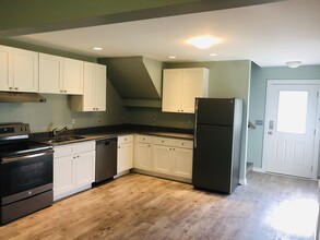 118 Birdseye View Dr, Unit A in Ithaca, NY - Foto de edificio - Building Photo