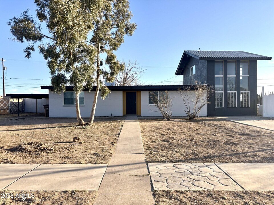 1705 6th Green St in Douglas, AZ - Building Photo