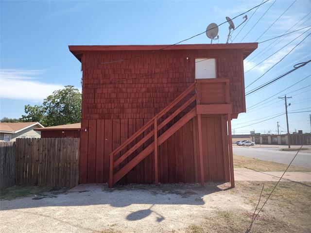 property at 302 Fannin St