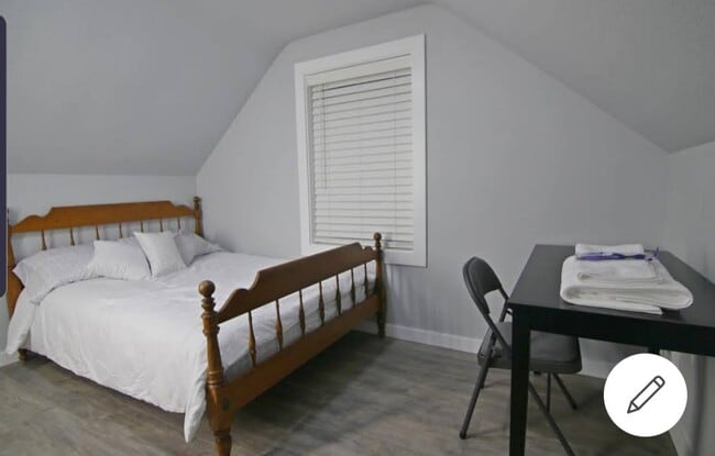 2409 Grandview Dr W, Unit 5 in Tacoma, WA - Building Photo - Building Photo