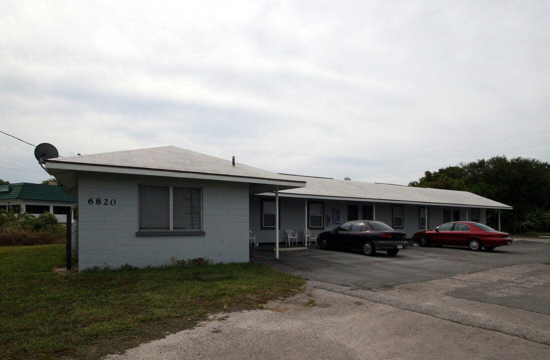 6820 15th St in Sarasota, FL - Foto de edificio