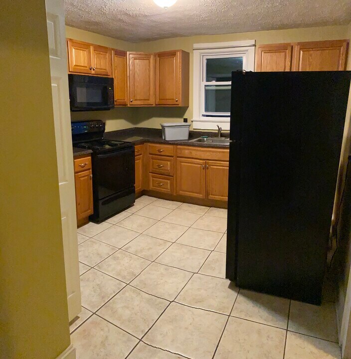 906 W Lackawanna Ave, Unit 906 -2nd floor in Blakely, PA - Building Photo