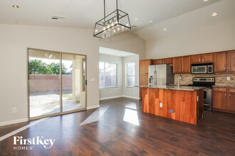 15137 W Bola Dr in Surprise, AZ - Building Photo - Building Photo