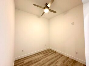 236 NW 32nd St, Unit S4 in Miami, FL - Foto de edificio - Building Photo