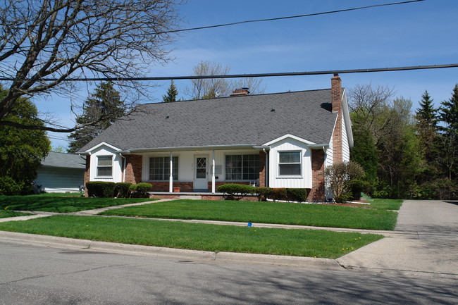 Kimberly Arms Apartments in Lansing, MI - Building Photo - Building Photo