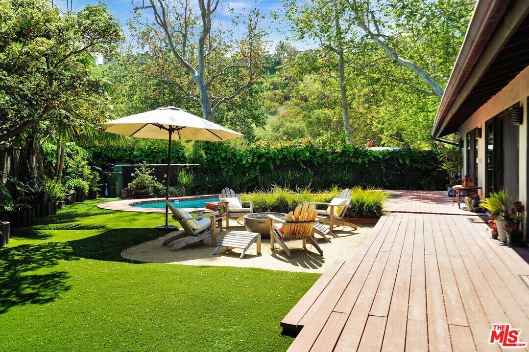 30612 Sicomoro Dr in Malibu, CA - Building Photo