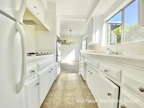 915 N Spaulding Ave in West Hollywood, CA - Building Photo - Building Photo