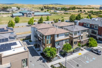 Fillmore at Boulevard in Dublin, CA - Foto de edificio - Building Photo