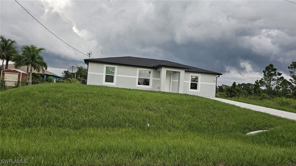 1139 Jean St in Lehigh Acres, FL - Building Photo