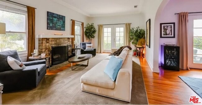 property at 1203 S Rimpau Blvd