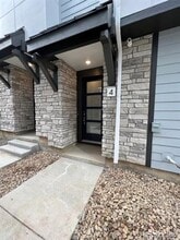 2004 S Holly St in Denver, CO - Building Photo - Building Photo