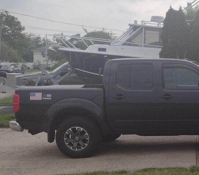 4 Bay Pl Apartments and Nearby Lindenhurst Apartments For Rent