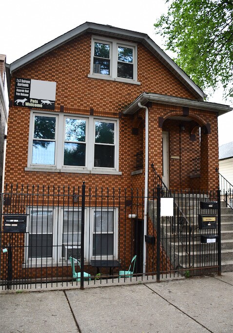 837 W 33rd Pl in Chicago, IL - Building Photo