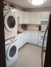 544 E Holum St-Unit -548 in Deforest, WI - Building Photo - Building Photo