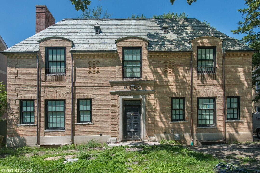 314 Woodland Ave in Winnetka, IL - Building Photo