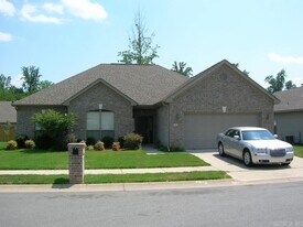 23 Chateaus Ln in Little Rock, AR - Building Photo