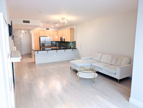 111 S De Lacey Ave in Pasadena, CA - Building Photo - Building Photo