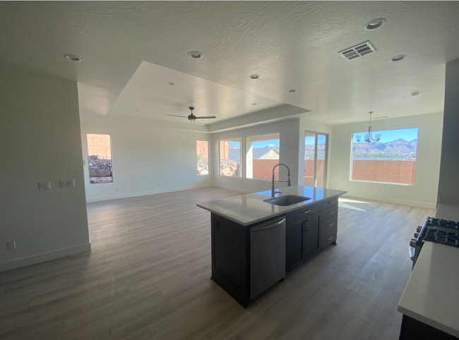 1541 W 470 N in Hurricane, UT - Building Photo - Building Photo