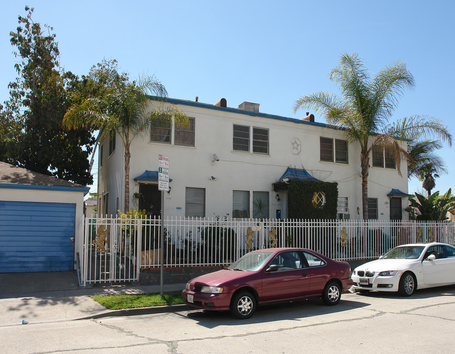 4766 Willow Brook Ave in Los Angeles, CA - Building Photo