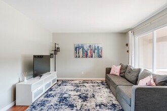 8519 Ingalls Cir in Arvada, CO - Building Photo - Building Photo