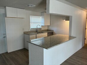 2620 E 33rd Ave in Tampa, FL - Building Photo - Building Photo