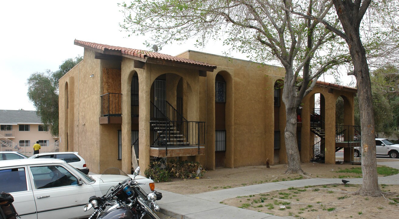 4610 Elk Springs Ave in Las Vegas, NV - Building Photo