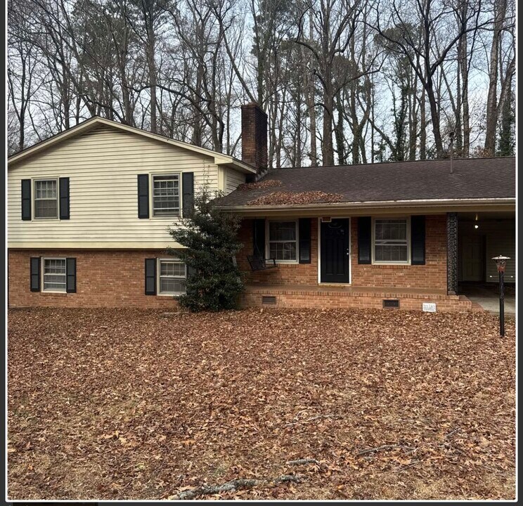 112 Avon Ln in Greenville, NC - Building Photo