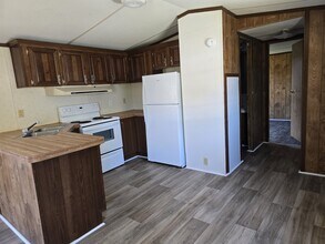 472 Ruben Wells Rd in Hinesville, GA - Foto de edificio - Building Photo