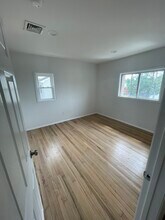 2572 Merrick Rd, Unit C in Bellmore, NY - Building Photo - Building Photo