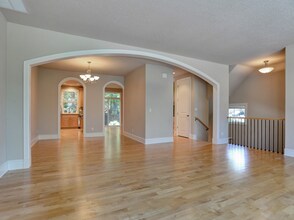 4771 Auburn Ln in Lake Oswego, OR - Building Photo - Building Photo