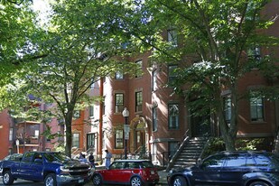 60 W Rutland Sq in Boston, MA - Building Photo
