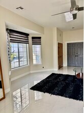 238 Lakeview Dr in Palmdale, CA - Building Photo - Building Photo